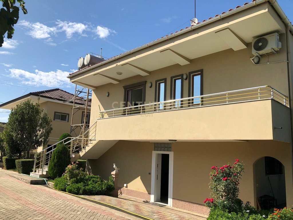 SHITEN 2 VILA PRIVATE NE SHENAVLASH TE INVESTUARA !!