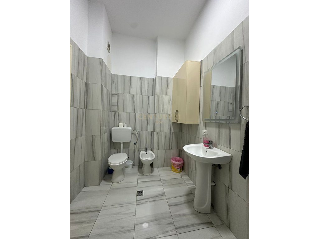 JEPET ME QERA APARTAMENTI 2+1 TEK SHKEMBI KAVAJES! 3