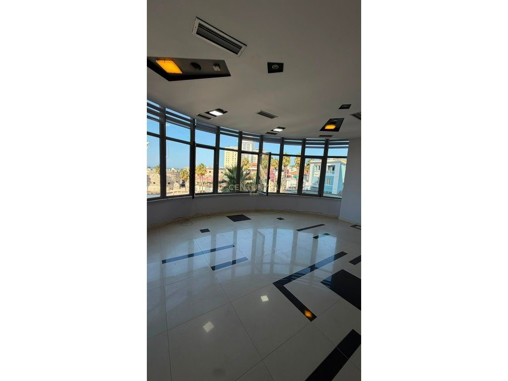 JEPET AMBIENT ME QIRA TEK FLY, DURRES !