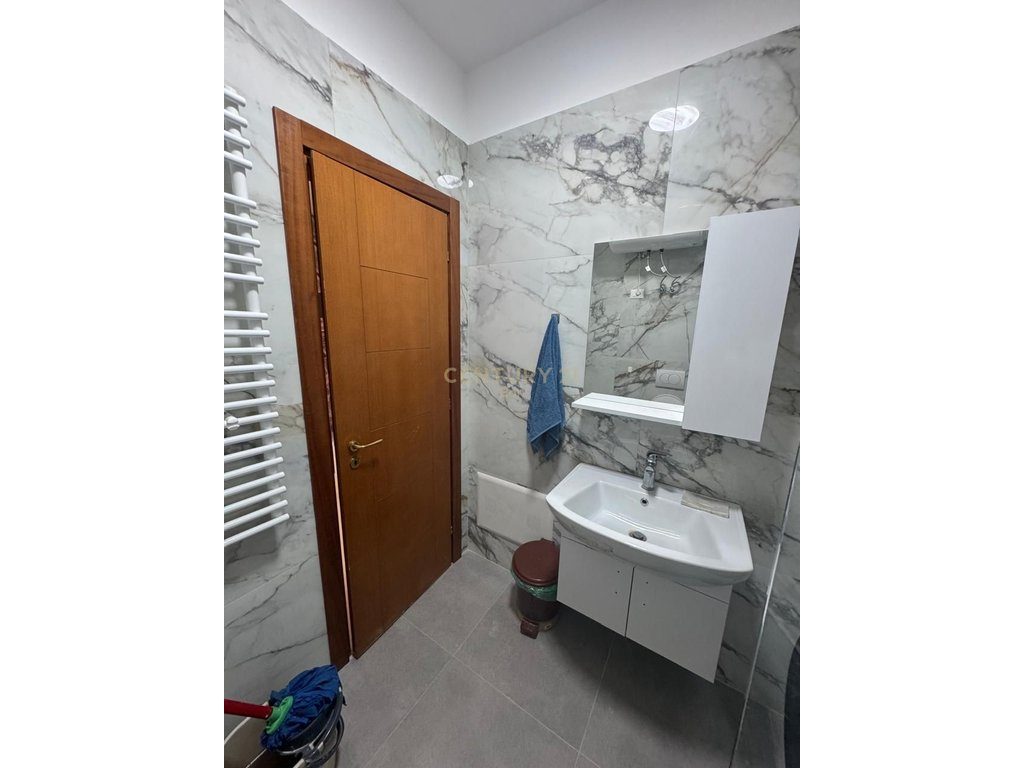Jepet me Qira Apartament 2+1 me Pamje Deti në Plazh, Durrës !