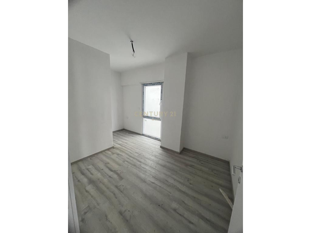 Apartament 2+1 Në Shitje në Golem, Durrës - 100000€ ! 4