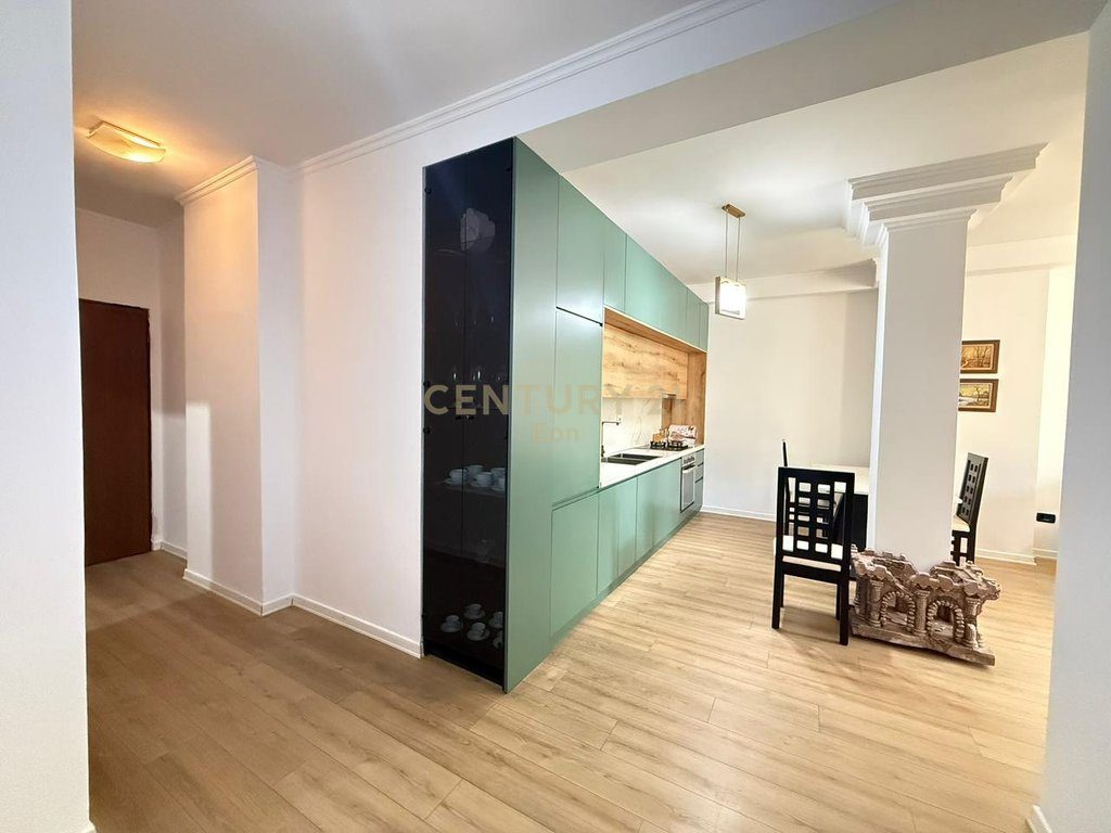 SHITET APARTAMENT 2+1 NE QENDER TE DURRESIT! 2