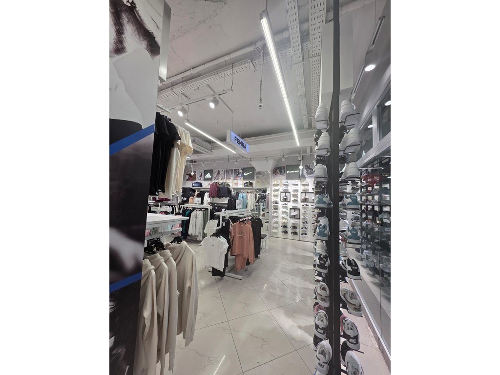 Dyqan me qira tek Qendra Tregtare Flagship, Durrës ! 2