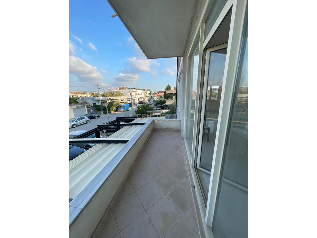 Ambient Komercial Me Qira në Ish Këneta, Durrës - 400€ | 158 m²
