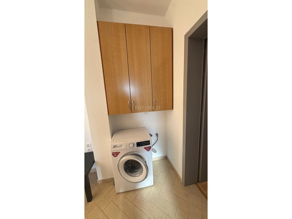 JEPET ME QERA NJE APARTAMENT 1+1 KAT I DYTE I NJE VILE, GOLEM !