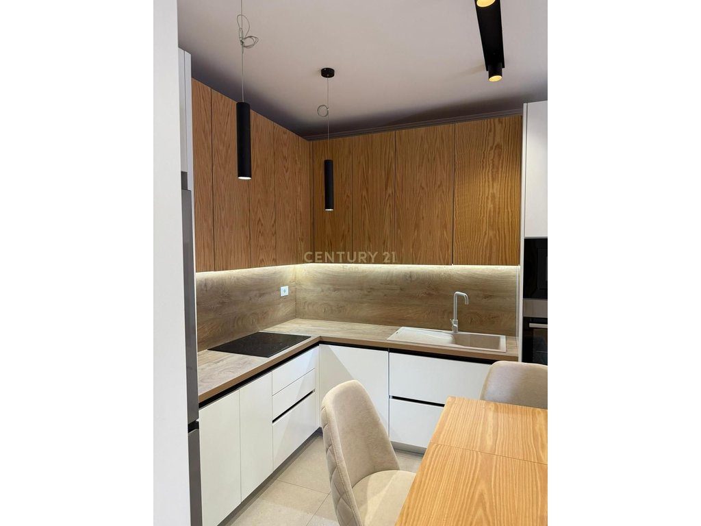 APARTAMENT 1+1 PER SHITJE VETEM 100M NGA DETI, NE QERRET ! 2