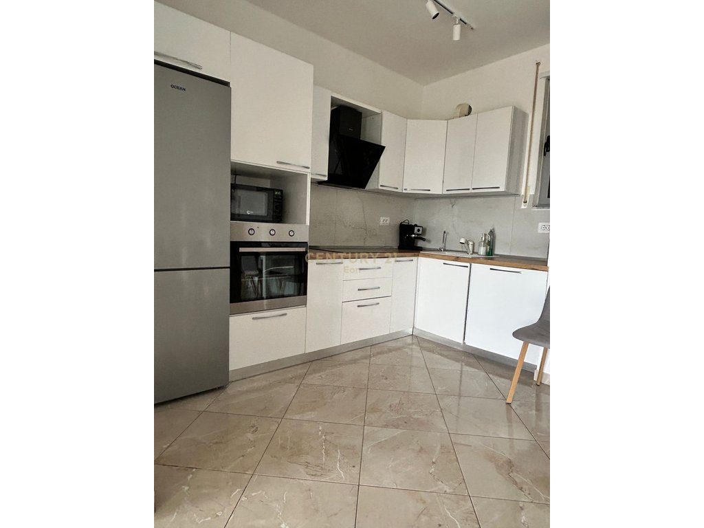SHITET APARTAMENT 2+1+2 , DURRES ! 2