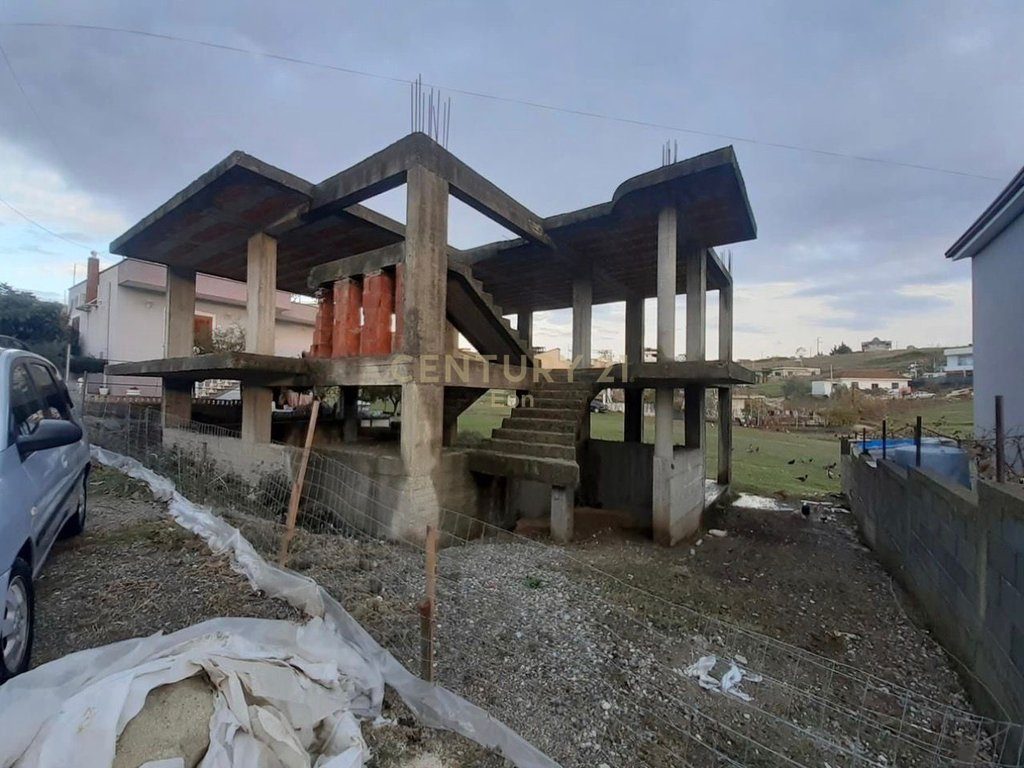 SHITET SHTEPI PRIVATE NE ARAPAJ , DURRES !! 4