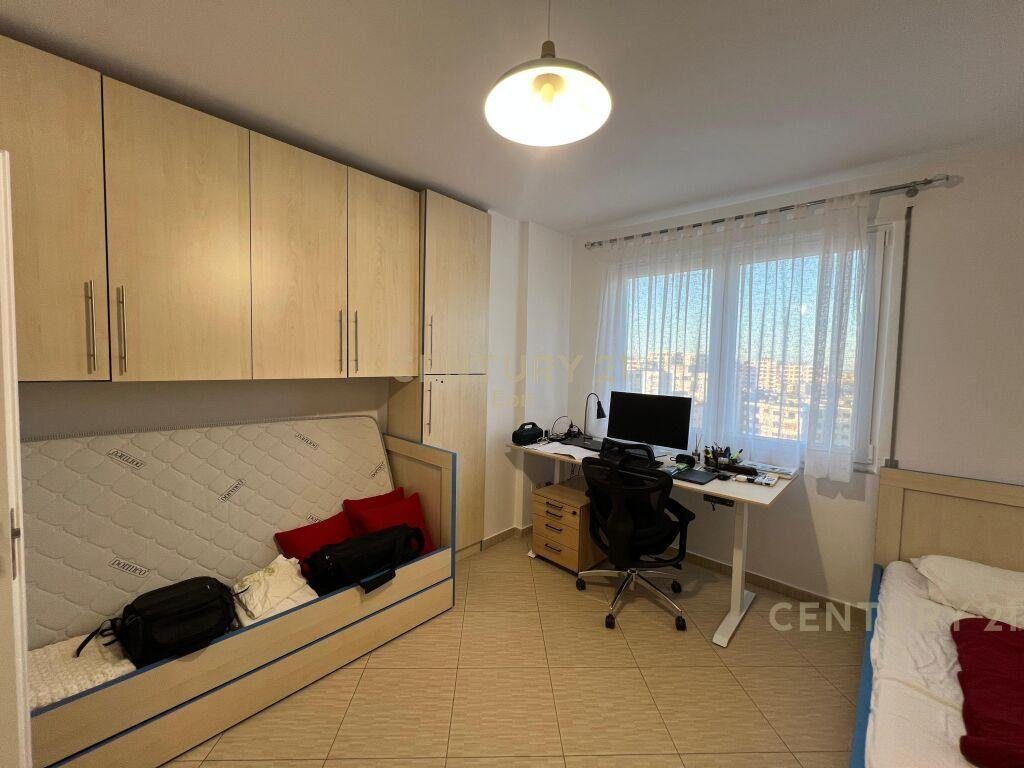 Apartament 2+1+2 Për Shitje në Stacionin e Trenit, Durrës!! 4
