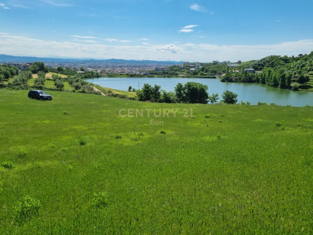 Tokë Komerciale Për Shitje në Durrës - 290000€ | 5800 m² Per Agroturizem