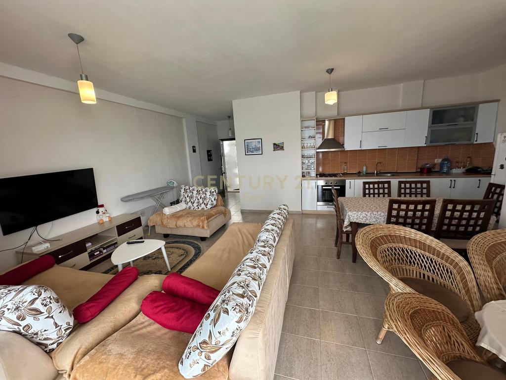 Apartament 1+1 me verande Pamje Deti Për Shitje në Currila, Durrës !
