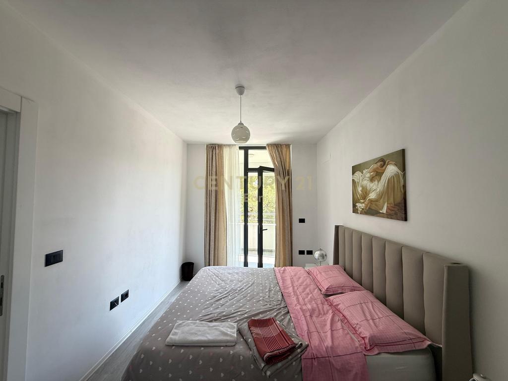 Jepet me Qira Apartament 1+1+Post Parkimi me Pamje Deti Te White Hill Residence !