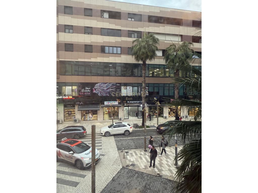 Apartament 2+1 Me Qira në Bulevardin Kryesor, Durrës ! 4