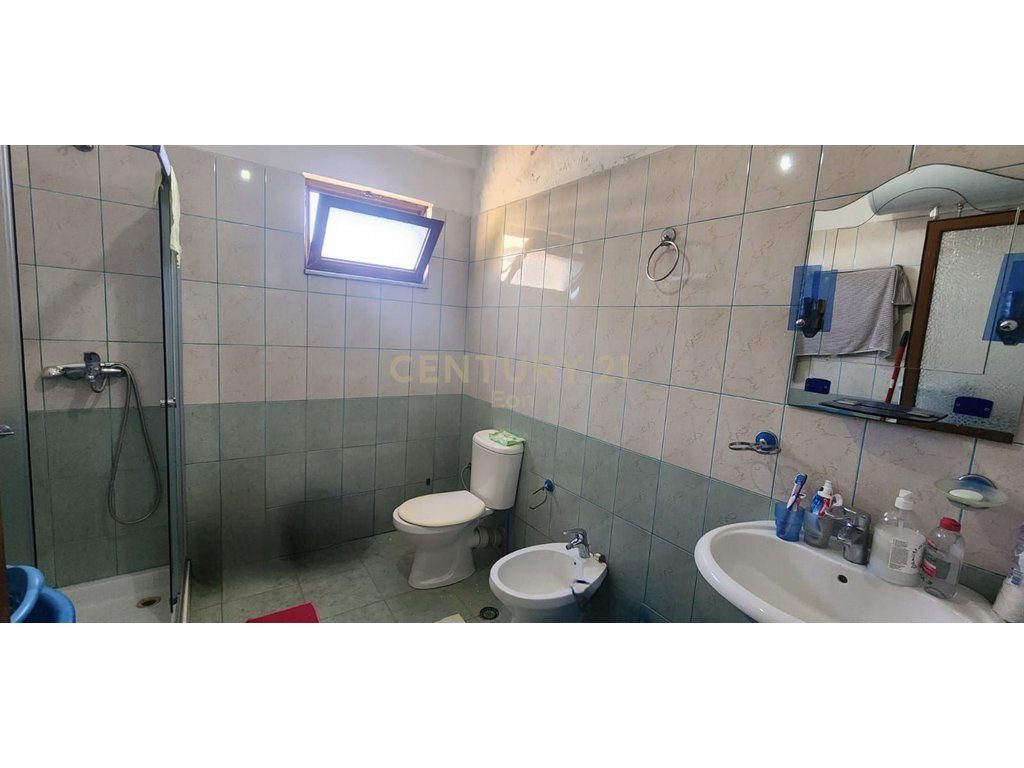 JEPET ME QERA APARTAMENT 2+1 TE SHKOLLA GREKE ! 3