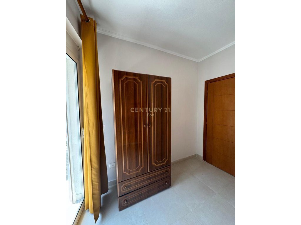 Jepet me Qira Apartament 2+1 me Pamje Deti në Plazh, Durrës ! 3