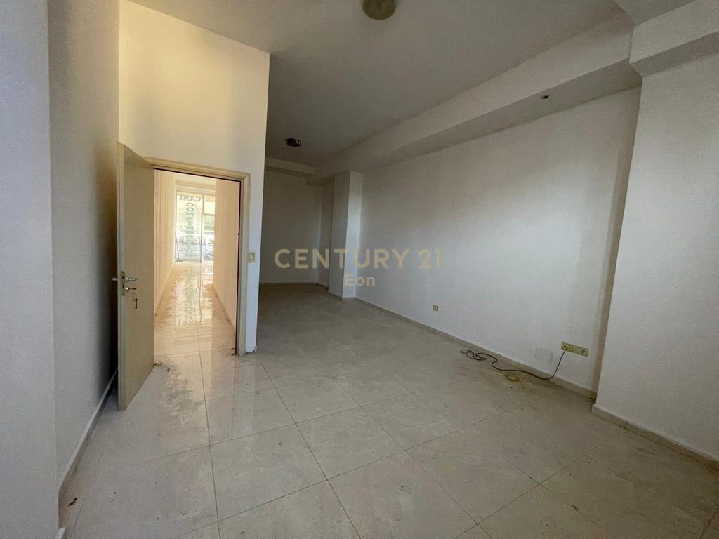 Dyqan Për Shitje në Lagja nr.17, Durrës - 120000€ | 100 m² 2