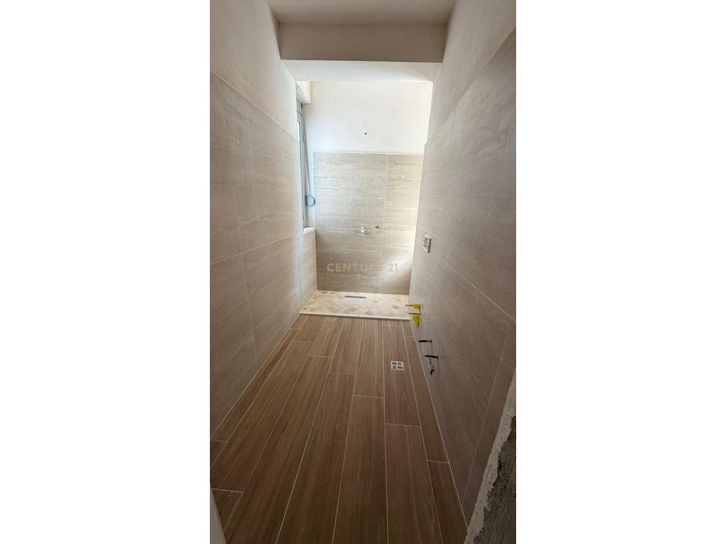 APARTAMENT 1+1 PER SHITJE NE GOLEM ! 4
