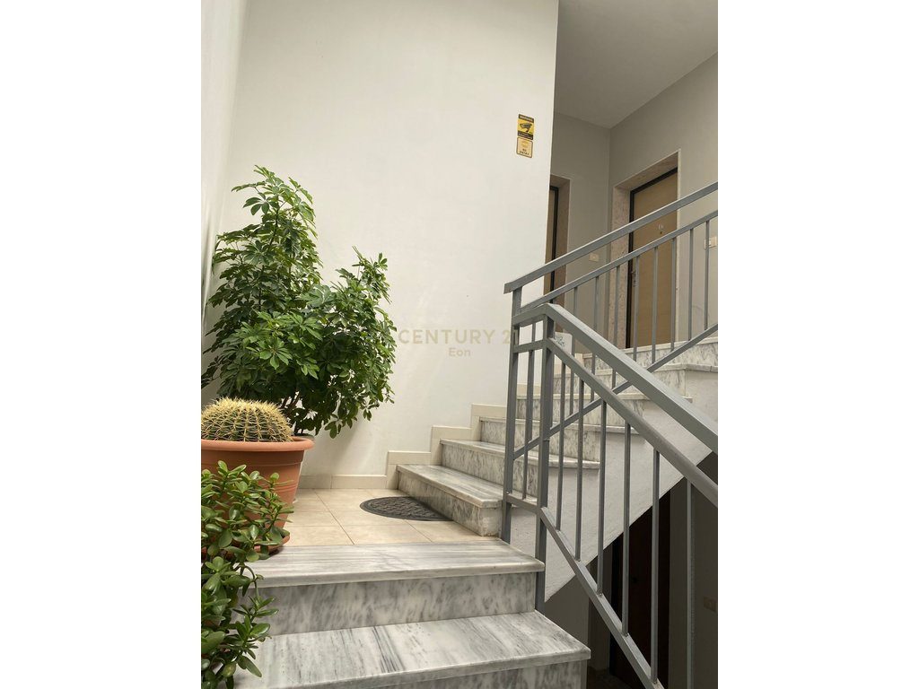 JEPET ME QIRA APARTAMENT 1+1 AFER DETIT NE GOLEM PRANE PREMIUM HOTEL! 2