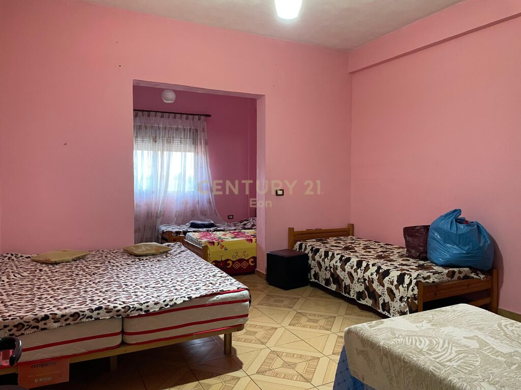 Jepet me qira Bar Restorant dhe Hotel në Rinia, Durrës!