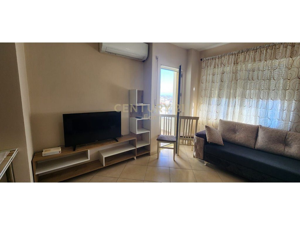 JEPET ME QERA APARTAMENT I MOBILUAR 2+1+2 PRANE STACIONIT TE TRENIT, DURRES ! 4