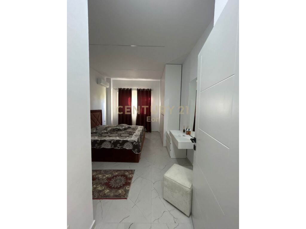 SHITET APARTAMENTI 1+1+VERANDE(45M2) ,NE GOLEM! 3