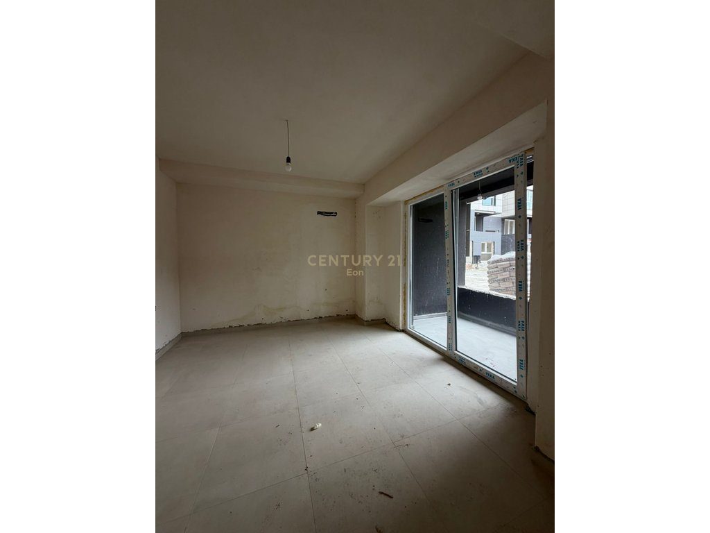 SHITET APARTAMENT 2+1 MONTEVIDEO RESIDENCE TE MALI ROBIT! 3
