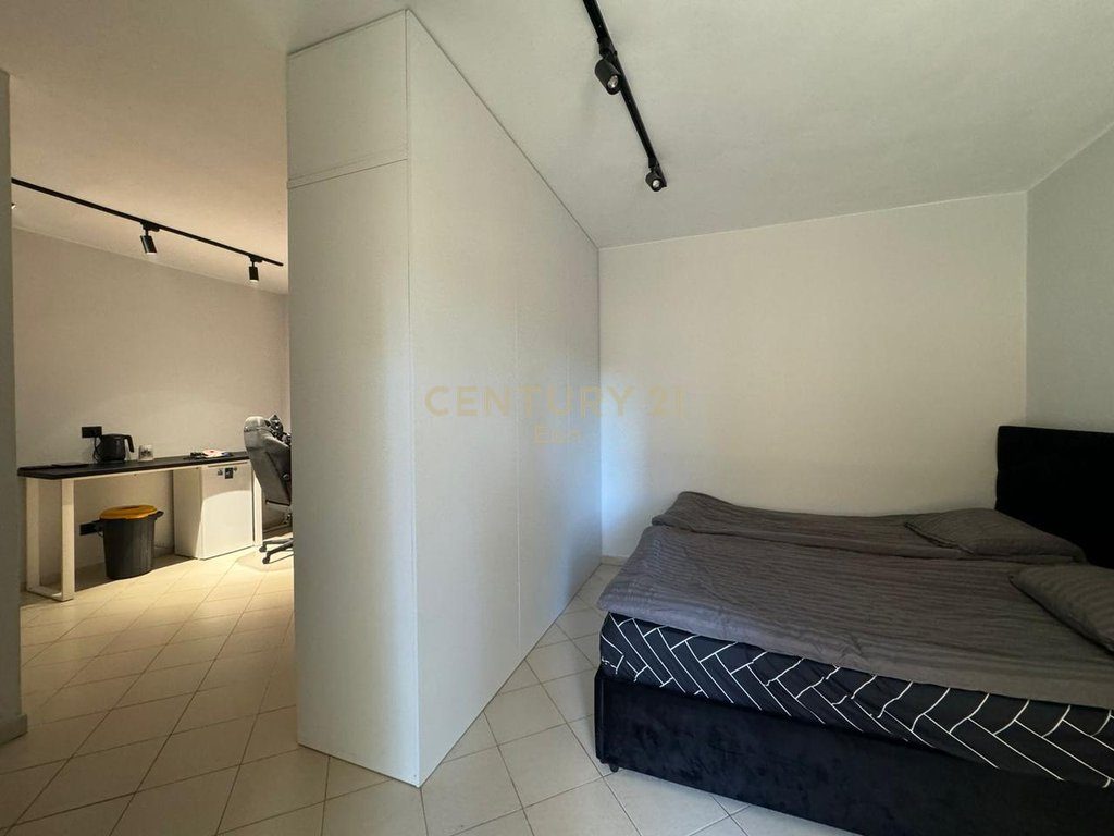 Shitet apartament tek Shkembi i Kavajes, Durres ! 2