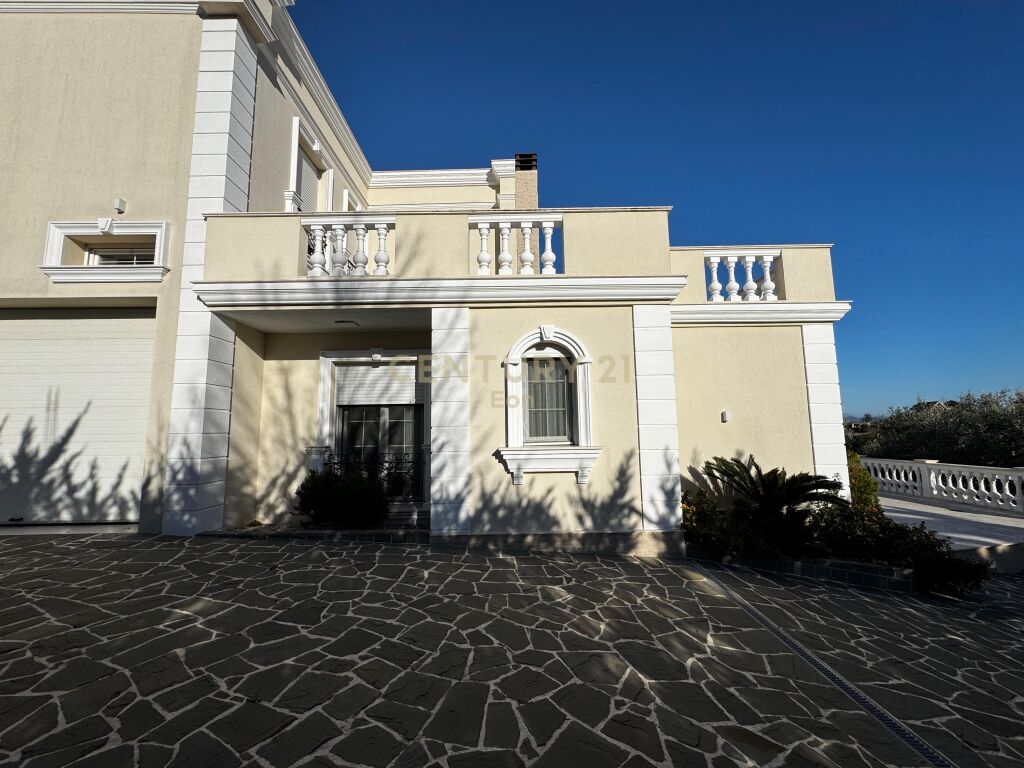 SHITET VILE LUKSOZE NE LAGJEN E RE, DURRES! 2