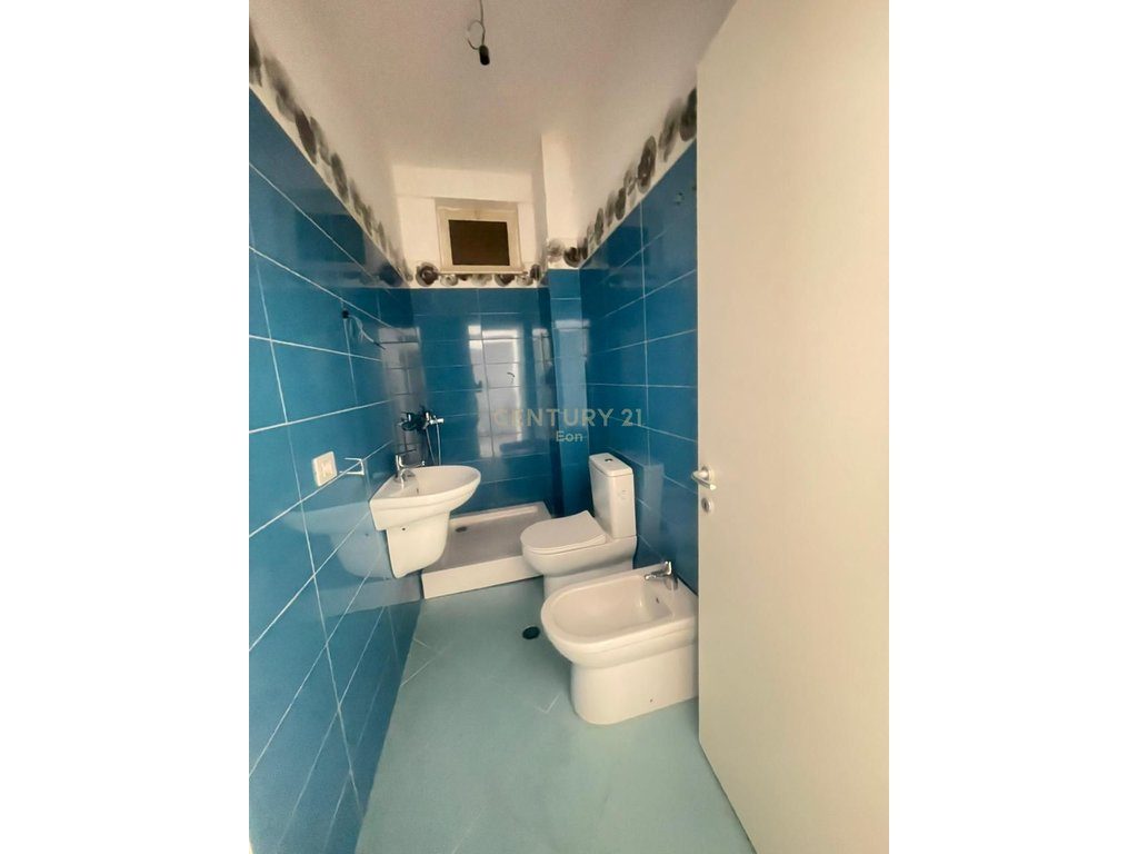 Apartament 2+2 Në Shitje në Ish-URT, Durrës - 133,000€ | 140 m² 4