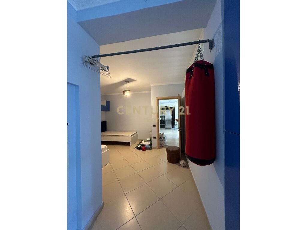 APARTAMENT 2+1 PER QIRA ,TEK DREJTORIA E POLICISE DURRES! 4