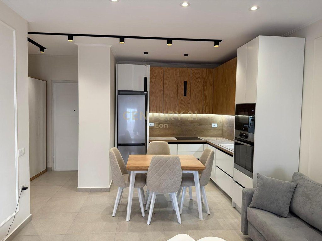 APARTAMENT 1+1 PER SHITJE VETEM 100M NGA DETI, NE QERRET ! 3