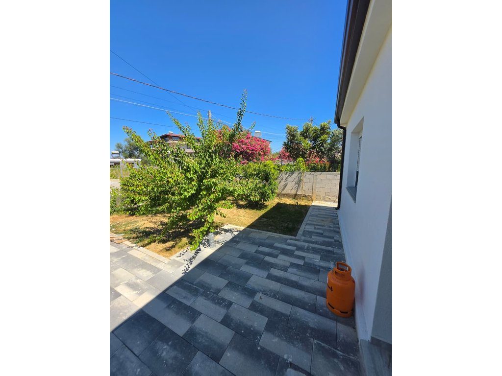 Shtëpi Me Qira në plazhin e Durrësit - 800€ neto | 189 m² 4