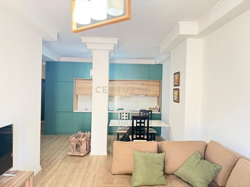 SHITET APARTAMENT 2+1 NE QENDER TE DURRESIT! 3