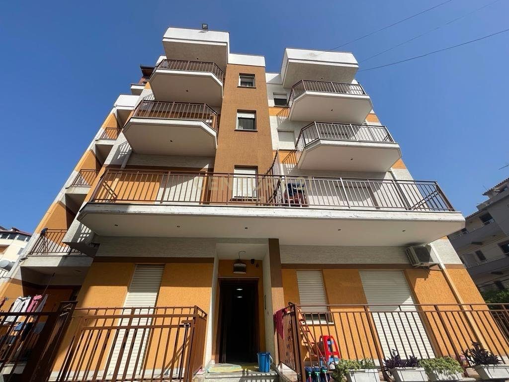 SHITET PAPAFINGO PLUS GARAZHD NE PLAZH DURRES ! 4