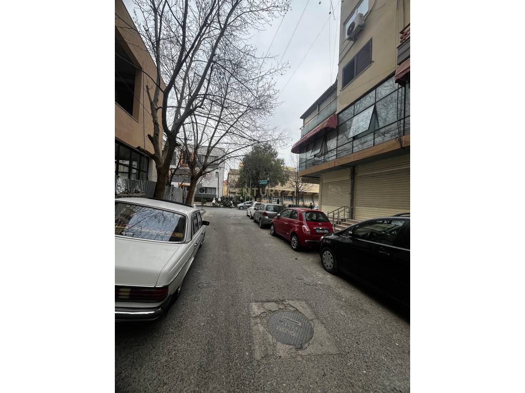 Njesi Biznesi multifunksionale Me Qira në Pallati I Sporteve, Durrës ! 2