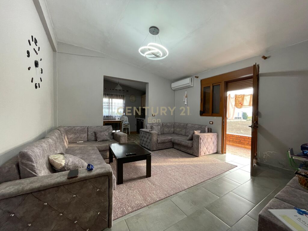 Jepet me qira Bar Restorant dhe Hotel në Rinia, Durrës!