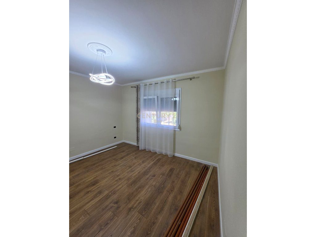 Shtëpi Me Qira në plazhin e Durrësit - 800€ neto | 189 m²