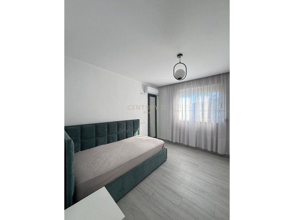 Apartament 3+2 per Shitje tek Stadiumi, Durrës ! 3