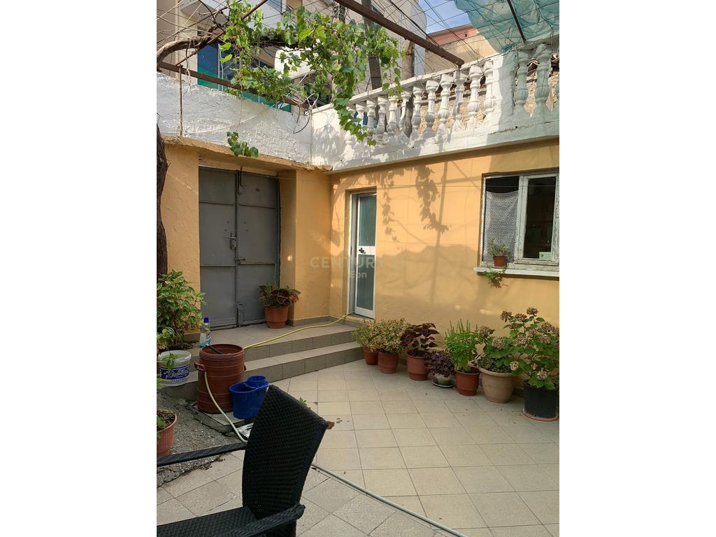 Vile 2 Katshe + Njesi Biznesi tek Gjykata, Durres ! 2