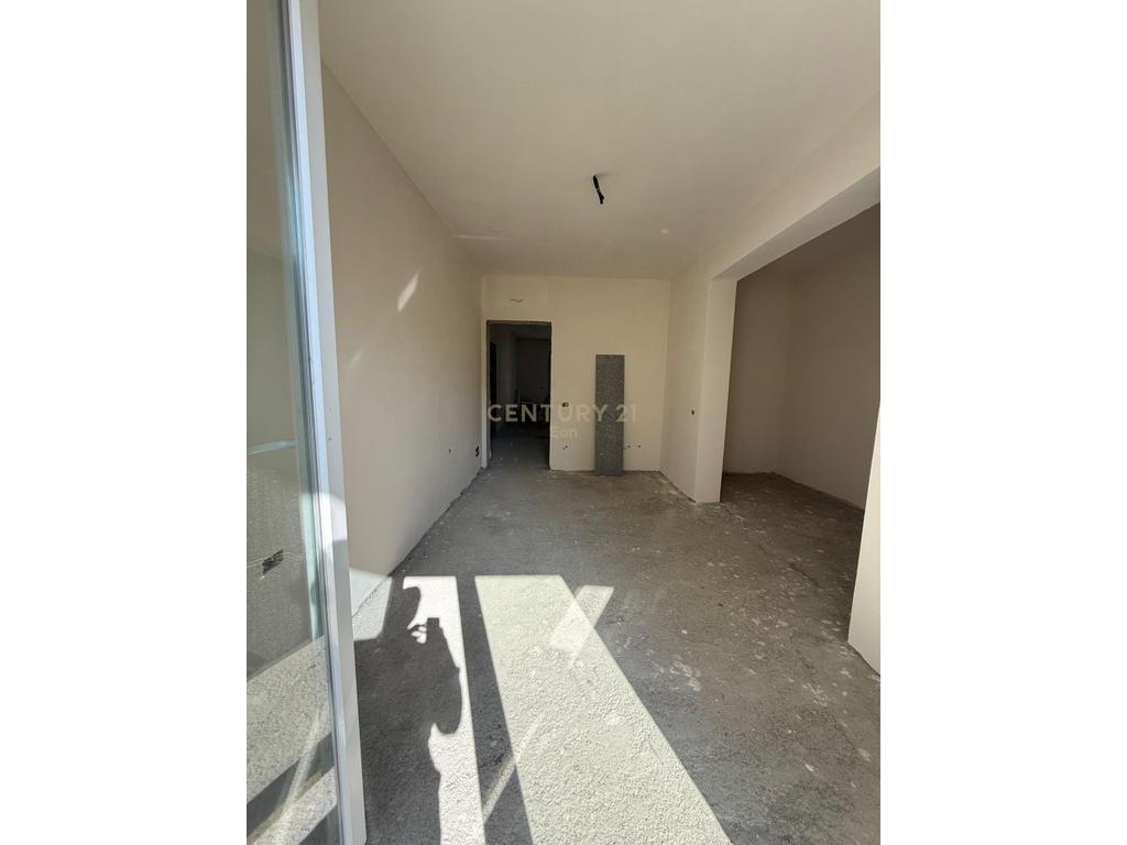 Apartament 1+1 në Shitje në Durrës me Post Parkimi dhe Depo ! 2