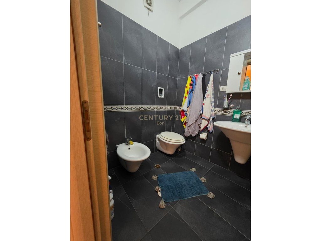 Apartament 1+1 Me Qira në Plazh Stacioni i parë, Durrës ! 3