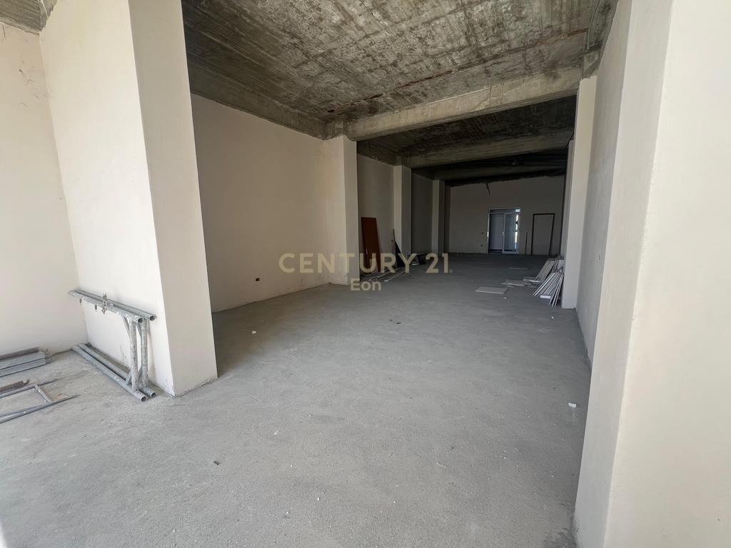 Ambient Komercial 1+1 Me Qira në Spitallë, Durrës !!!