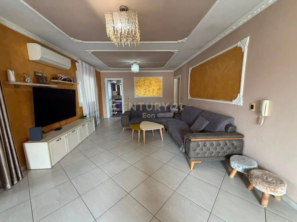 JEPET ME QIRA KATI I 3-TE VILE MBRAPA GALAKTIKUT, DURRES !