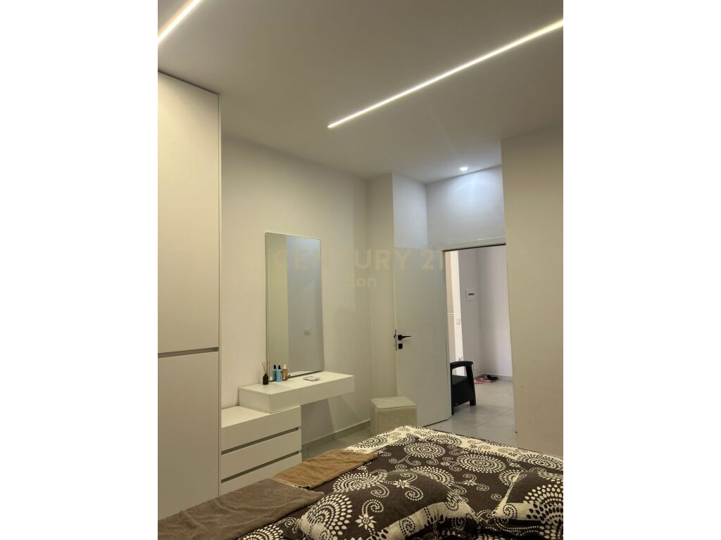 SHITET APARTAMENTI 1+1+VERANDE(45M2) ,NE GOLEM! 4