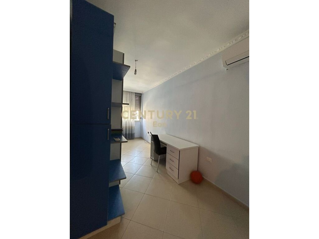 APARTAMENT 2+1 PER QIRA ,TEK DREJTORIA E POLICISE DURRES! 2