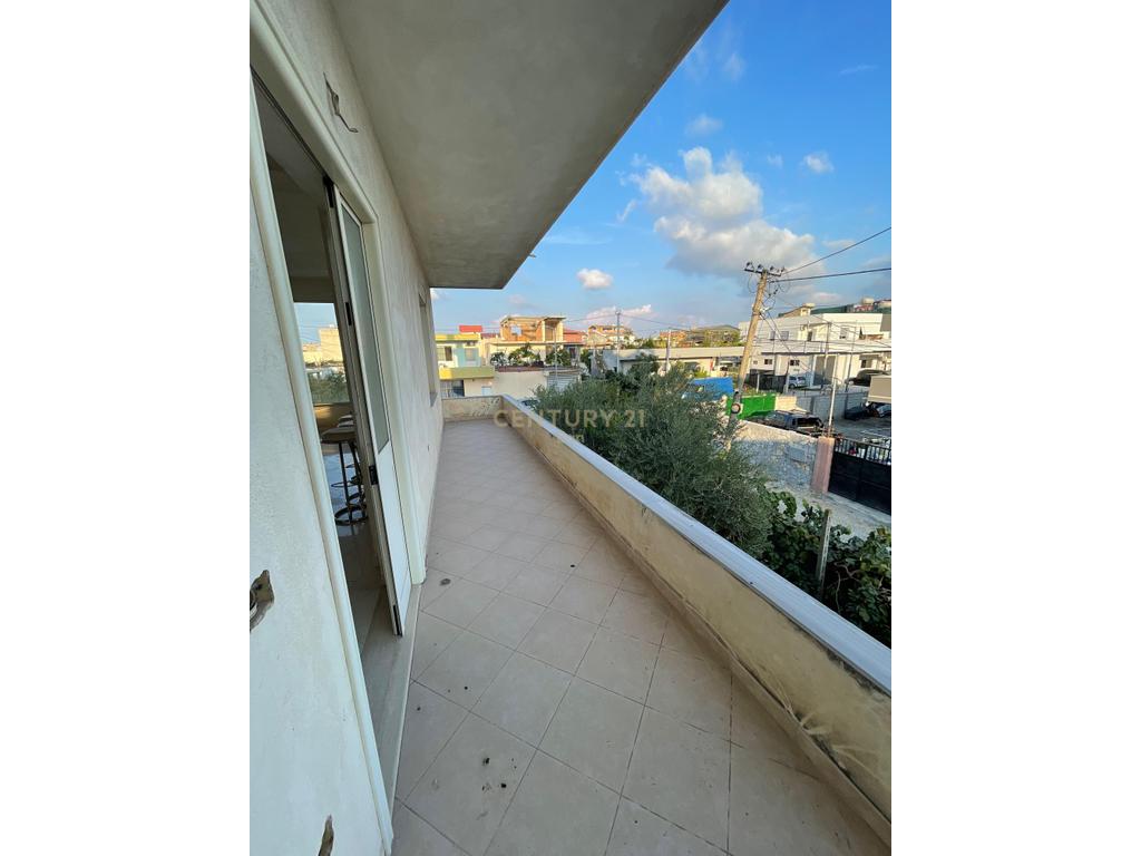 Ambient Komercial Me Qira në Ish Këneta, Durrës - 400€ | 158 m²