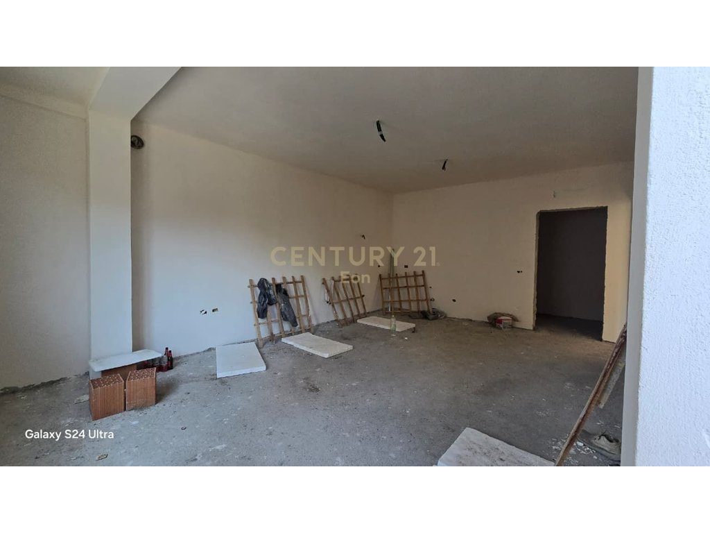 Apartament 1+1 në Shitje në Durrës me Post Parkimi dhe Depo !
