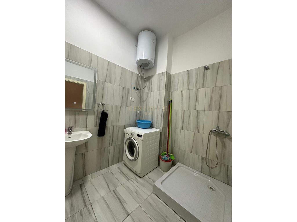 JEPET ME QERA APARTAMENTI 2+1 TEK SHKEMBI KAVAJES! 2