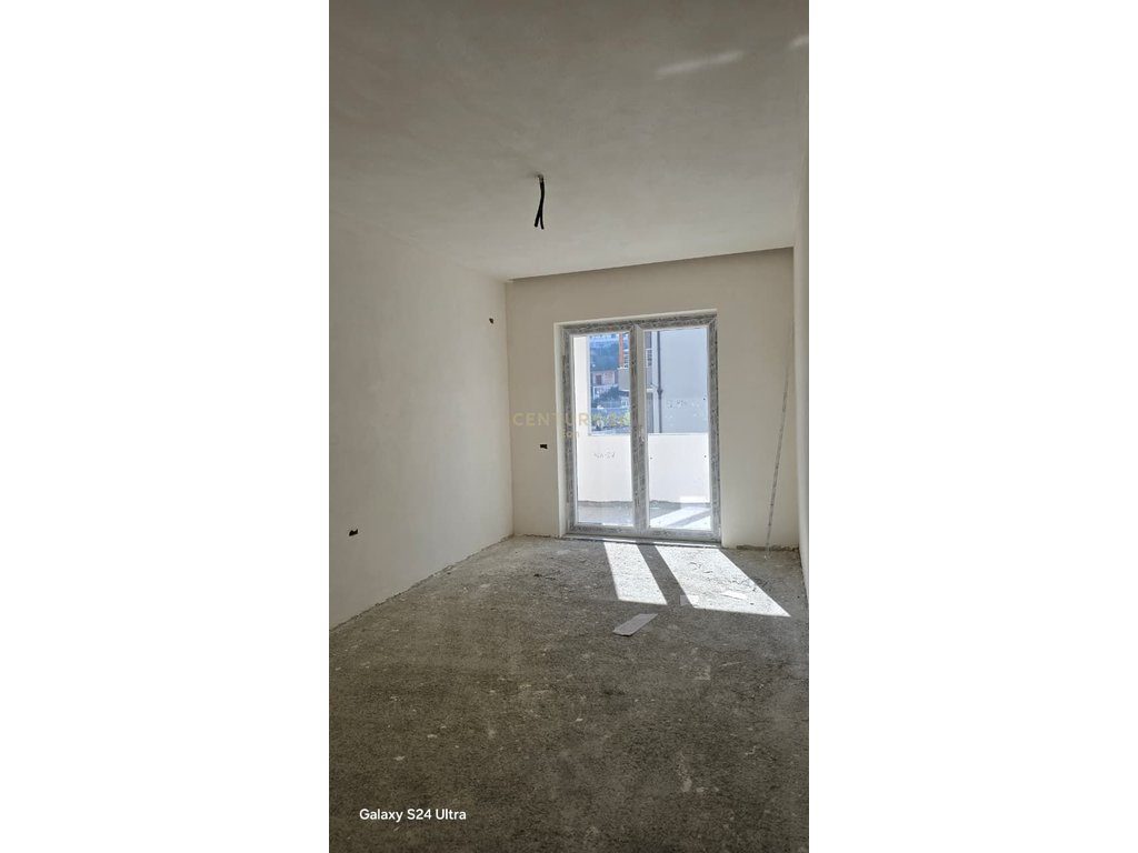 Apartament 2+1 në Shitje në Durrës me Post Parkimi dhe Depo ! 3