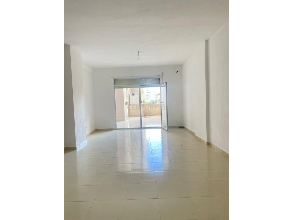 Apartament 2+2 Në Shitje në Ish-URT, Durrës - 133,000€ | 140 m² 3
